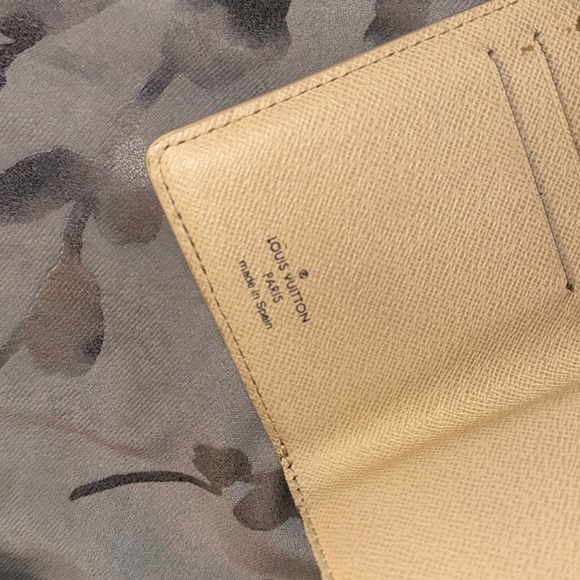 Louis Vuitton Damier Azur Koala Wallet - Picture 6 of 12